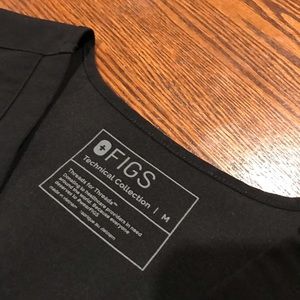 Figs Medium Black double pocket scrub top